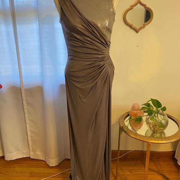 Silver glam evening gown - Picture 3 of 3